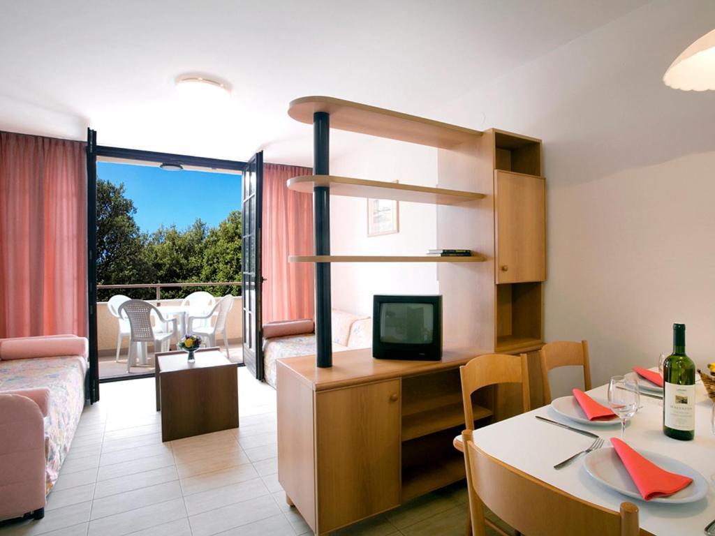 Apartment 22,1262876710:JPEG